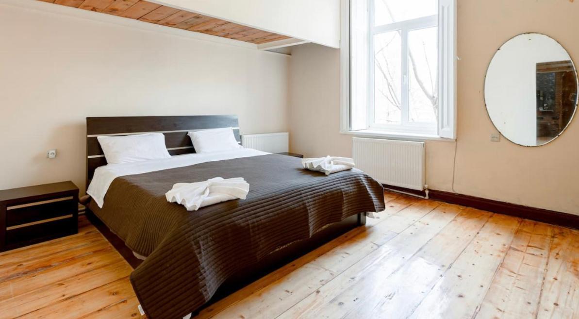Lovely Dulcet Loft In Center Of Rustaveli Tbilisi Ngoại thất bức ảnh