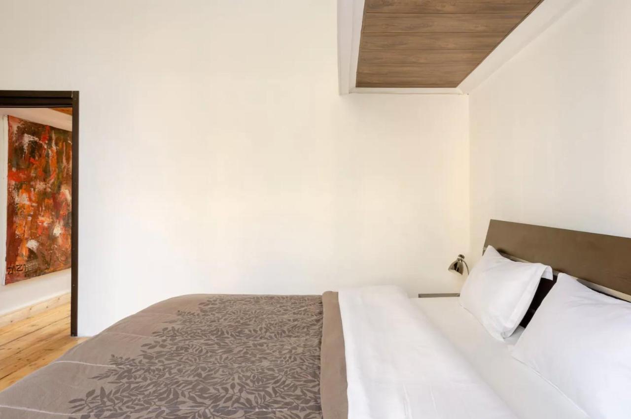 Lovely Dulcet Loft In Center Of Rustaveli Tbilisi Ngoại thất bức ảnh